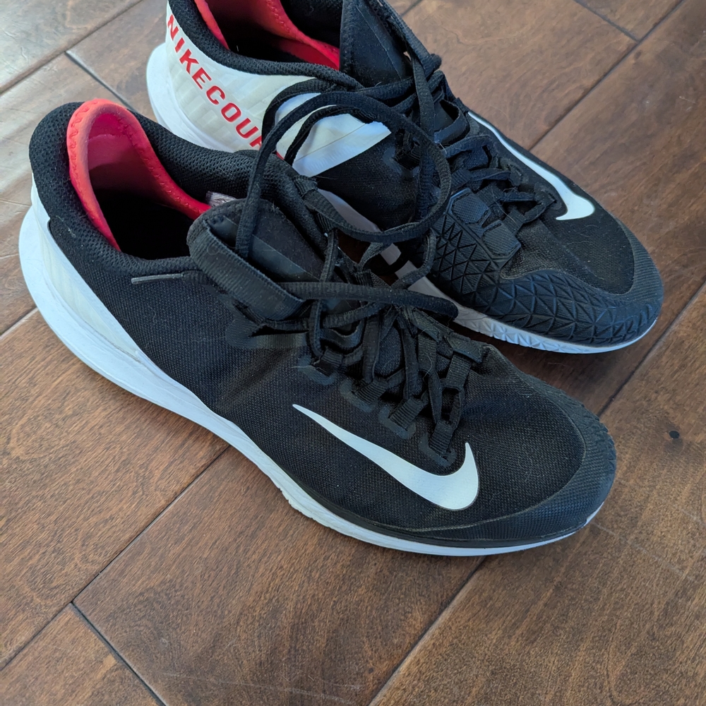 Nike Men's Tennis Shoes Size 8.5